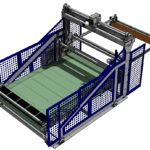 Übersicht einer automatisierten Ablageeinheit (Upstacker) für Wabenplatten mit Fördertechnik und Stapelbereich in einer industriellen Umgebung